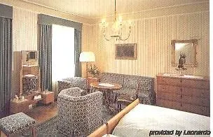 Hotel Schwarzer Adler 3*
